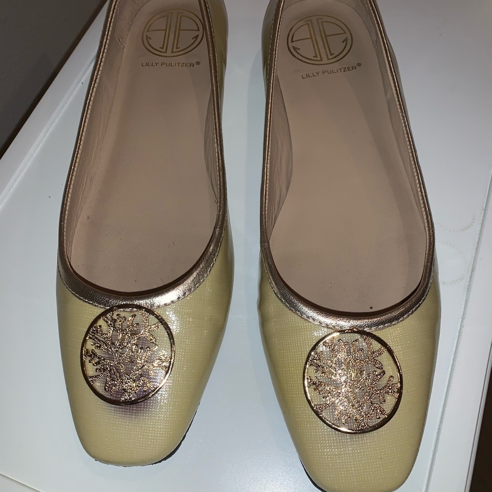 Lilly Pulitzer Coral Shoes & Necklace Set!